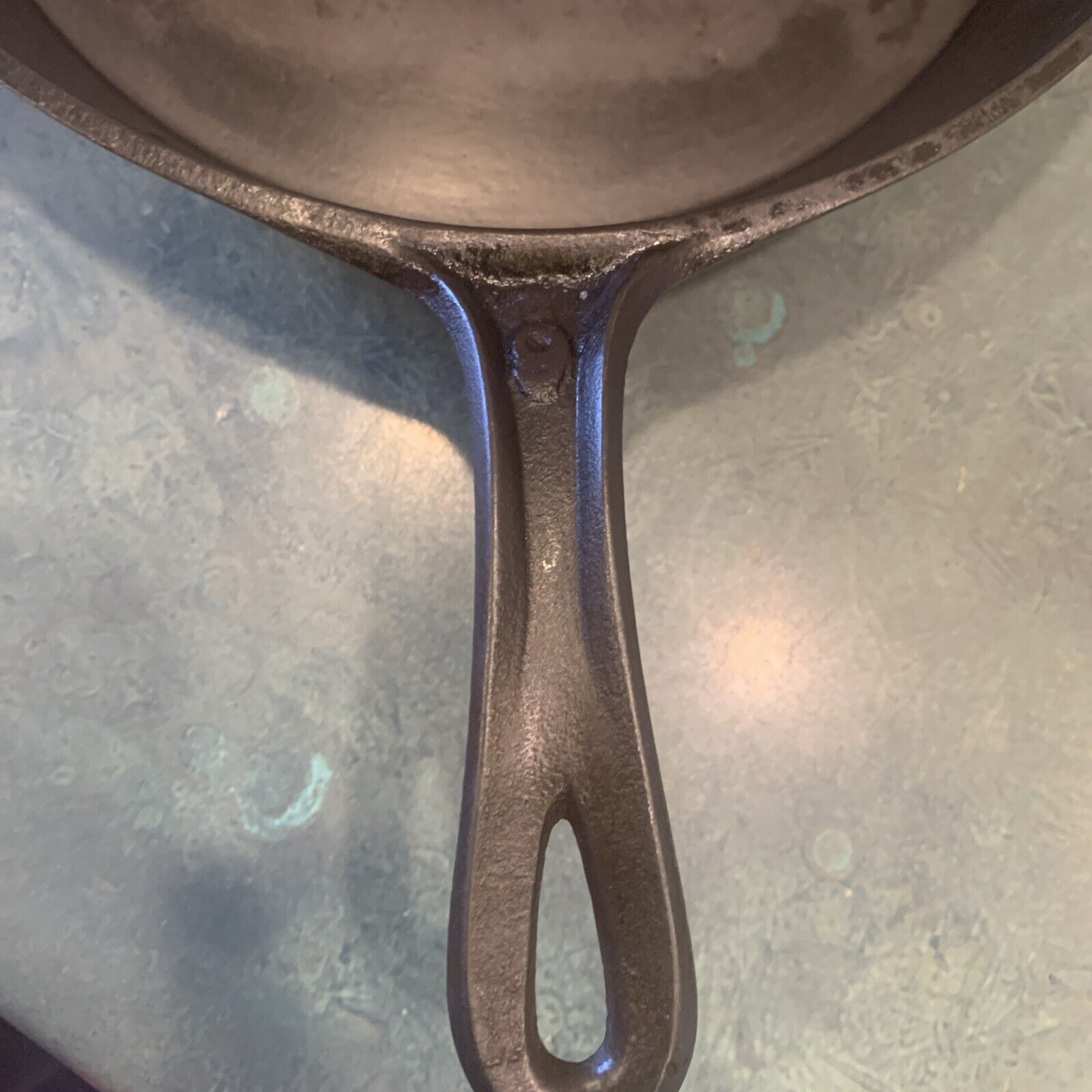 Antique 1800’s Cast Iron Skillet *Gatemarked *Heat Ring *Embossed #9 *Sets Level