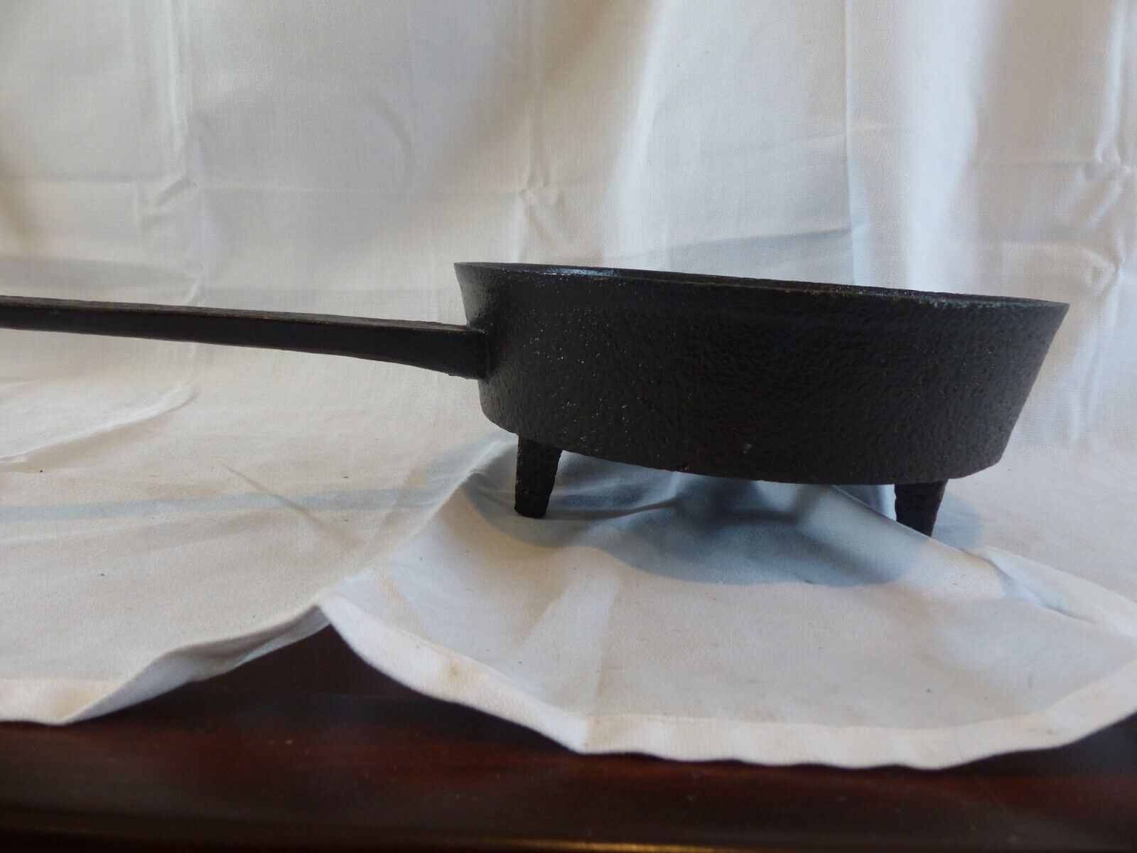Primitive 1800's 11" Gate Marked 3 Legged Spider Skillet Unmarked tripod pan