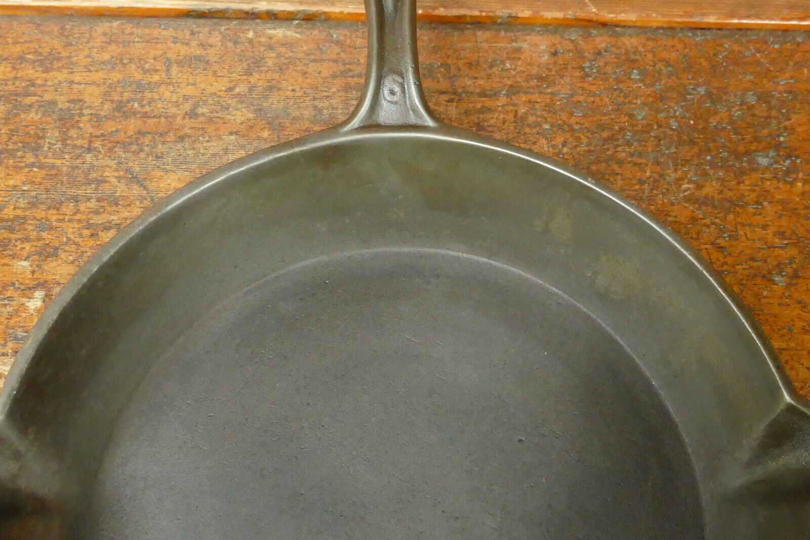 Antique 1800s #9 Cast Iron Skillet Heat Ring Fancy Handle Gate Marked Spouts