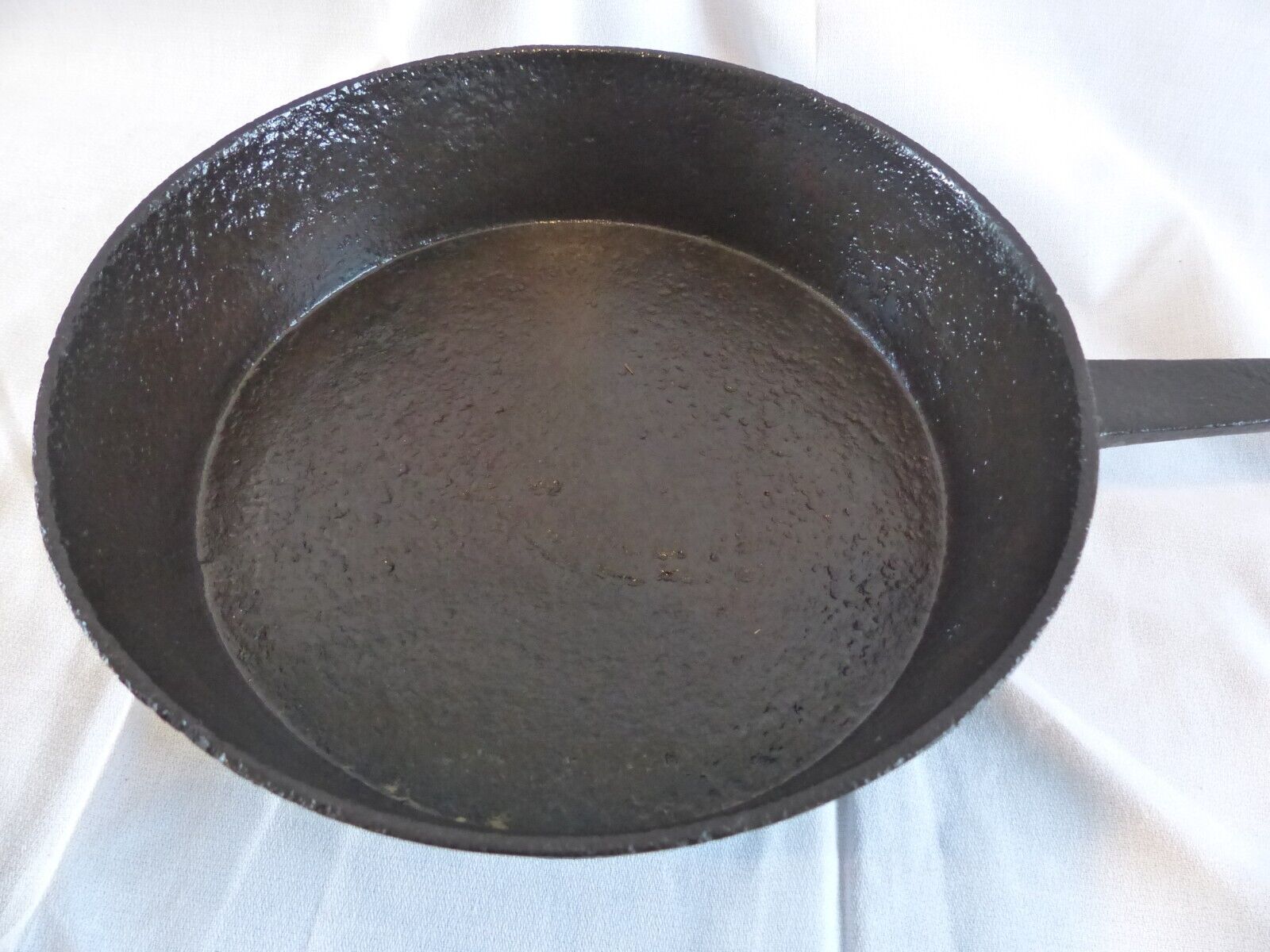 Primitive 1800's 11" Gate Marked 3 Legged Spider Skillet Unmarked tripod pan