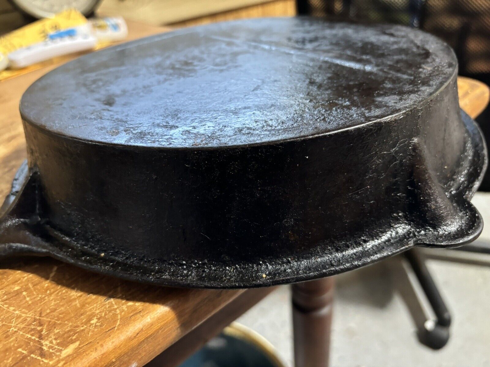 FANCY HANDLE 1800'S CAST IRON SKILLET PAN WITH TULIP HANDLE & GATE MARK 11”