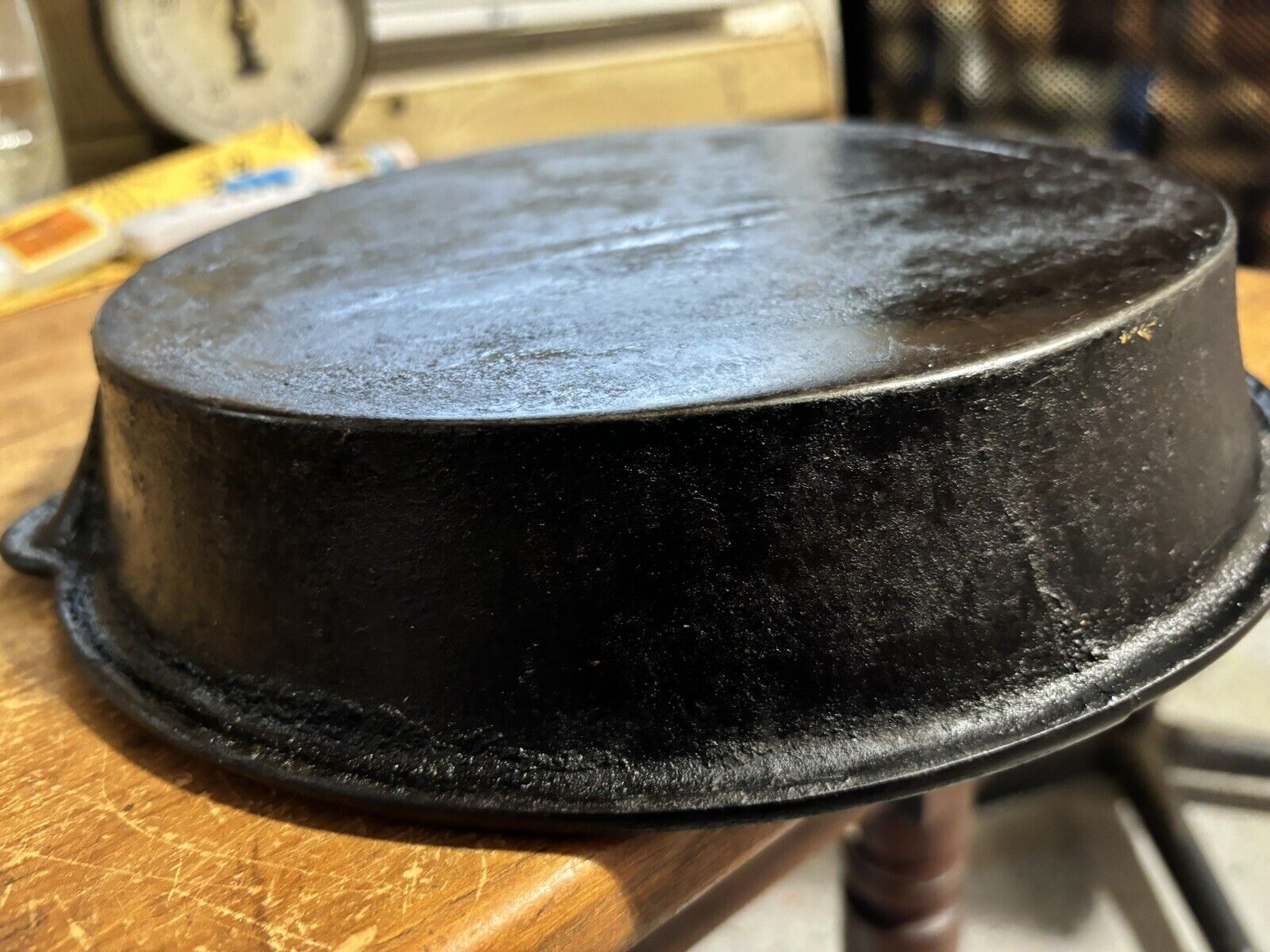 FANCY HANDLE 1800'S CAST IRON SKILLET PAN WITH TULIP HANDLE & GATE MARK 11”