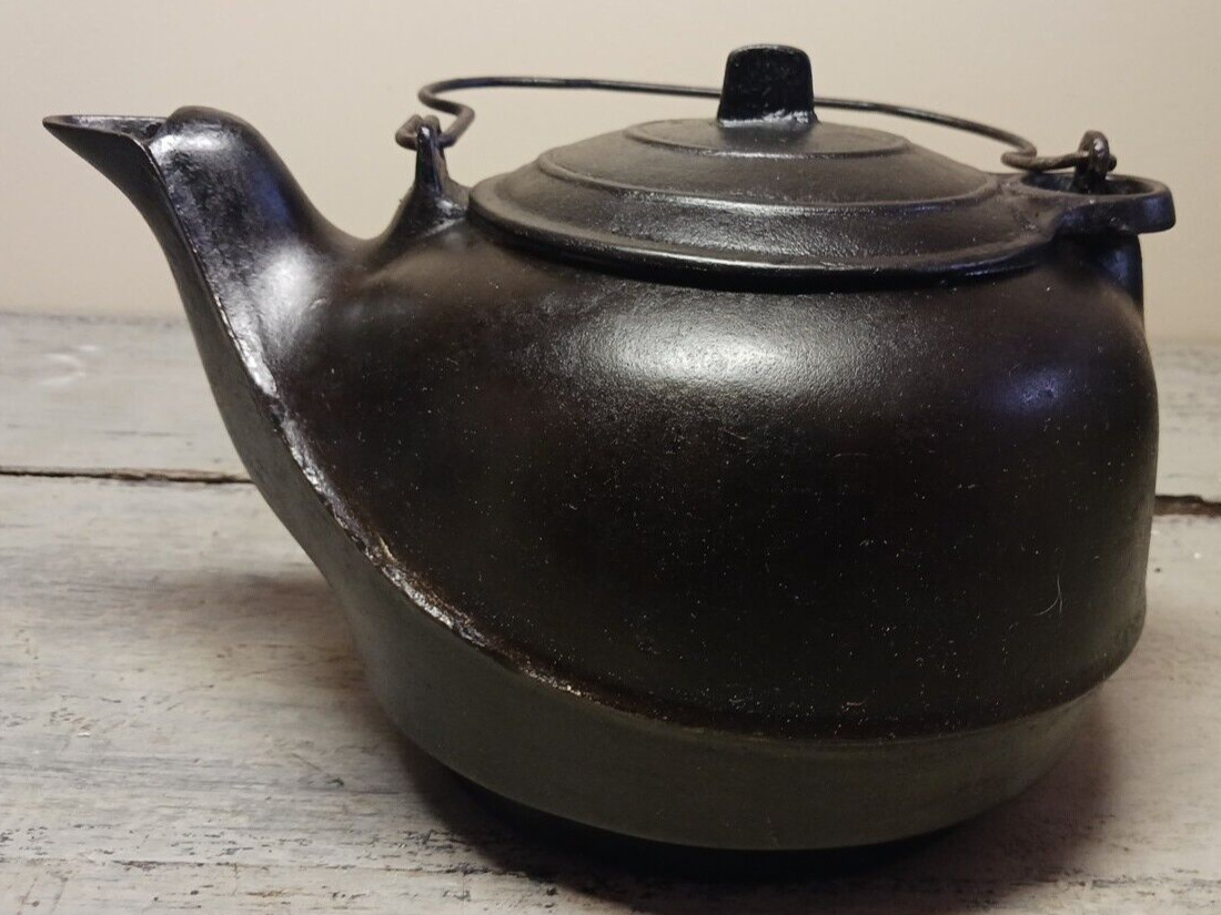 Antique 1800's Large Cast Iron Tea Kettle 10+lb. Bail Handle Gate Mark No Holes