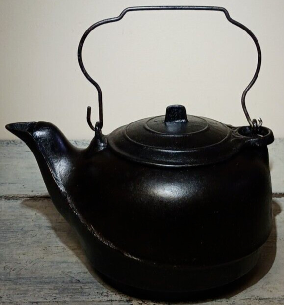 Antique 1800's Large Cast Iron Tea Kettle 10+lb. Bail Handle Gate Mark No Holes