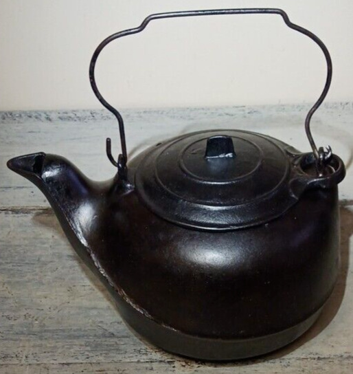 Antique 1800's Large Cast Iron Tea Kettle 10+lb. Bail Handle Gate Mark No Holes