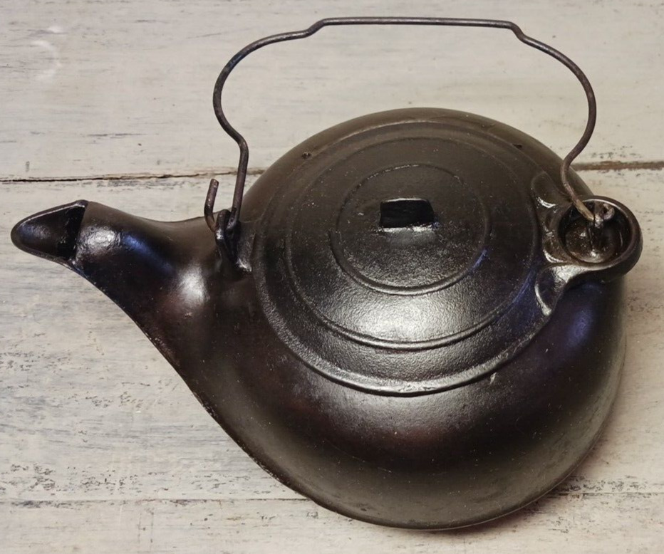 Antique 1800's Large Cast Iron Tea Kettle 10+lb. Bail Handle Gate Mark No Holes