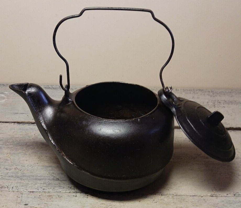Antique 1800's Large Cast Iron Tea Kettle 10+lb. Bail Handle Gate Mark No Holes