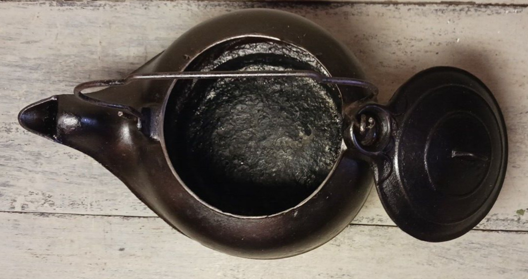 Antique 1800's Large Cast Iron Tea Kettle 10+lb. Bail Handle Gate Mark No Holes