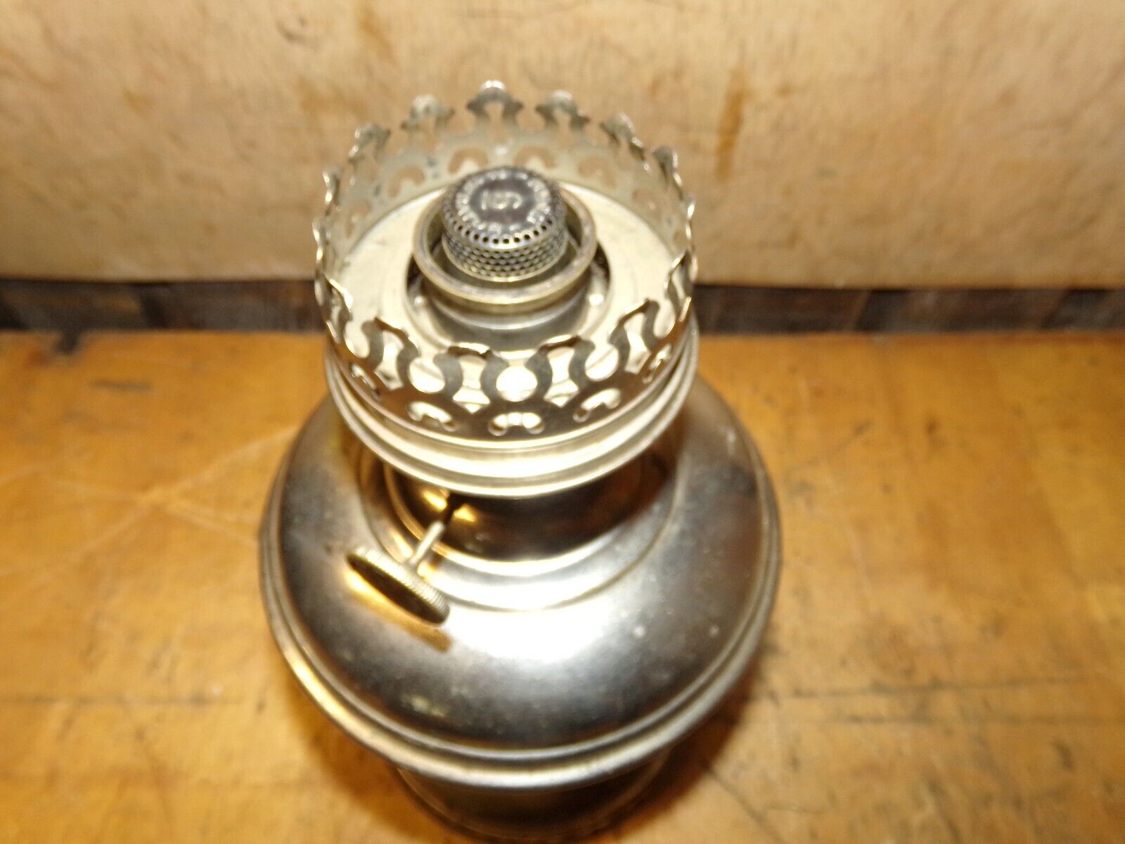 Antique 1915 Model 6 Nickel Aladdin Kerosene Oil Lamp