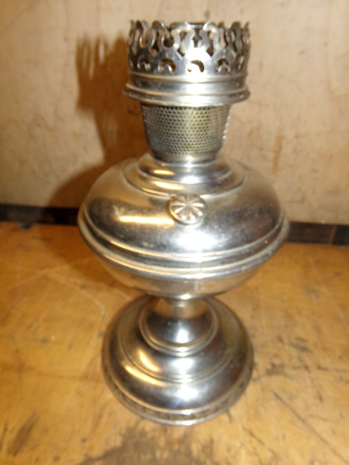 Antique 1915 Model 6 Nickel Aladdin Kerosene Oil Lamp