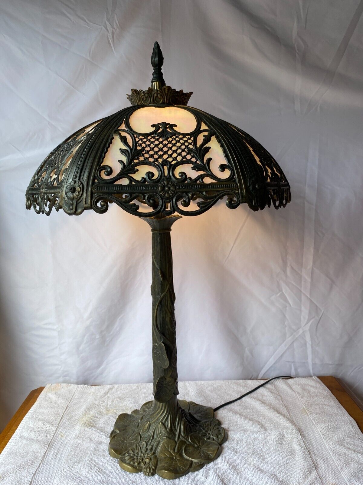 Antique Bronze/Slag Glass/Victorian/Arts & Crafts Style/Handel/Art Nouveau Lamp