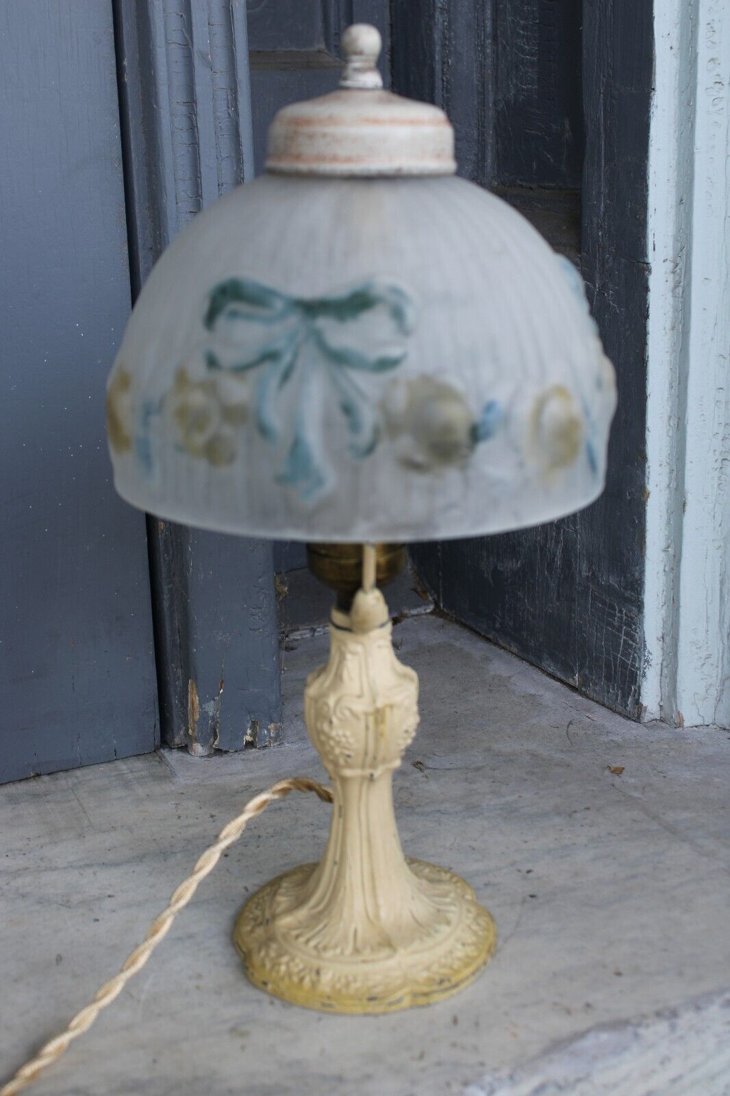 Antique 1930s Reverse Painted Shade Cast Iron Boudoir Lamp (rewired)  Pretty!