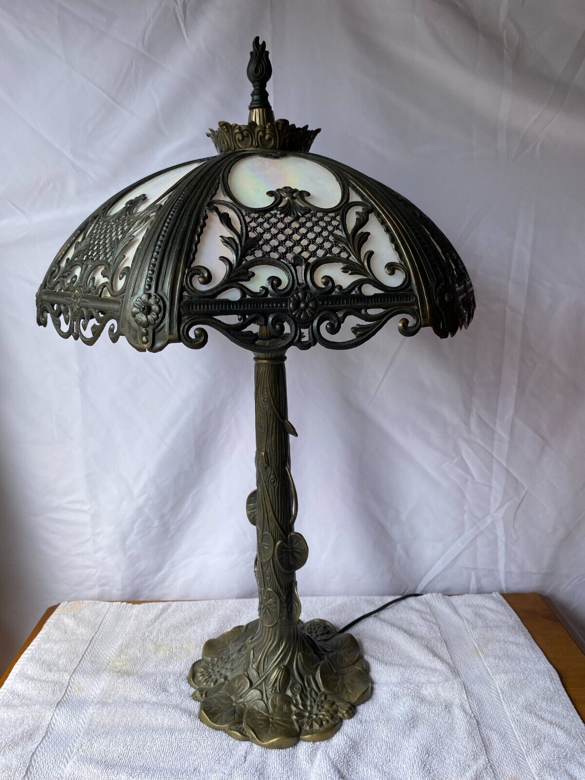 Antique Bronze/Slag Glass/Victorian/Arts & Crafts Style/Handel/Art Nouveau Lamp