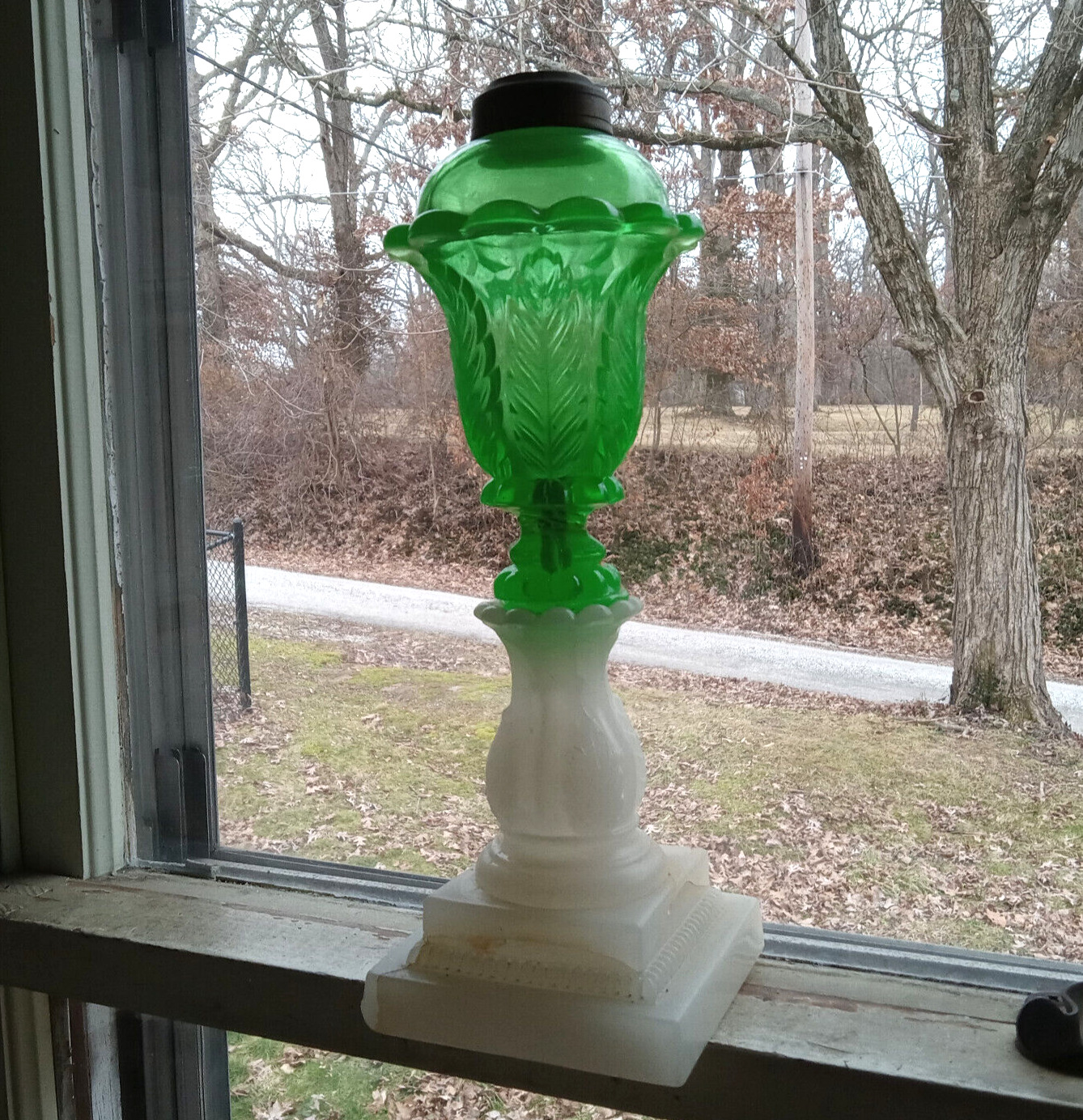 RARE 1850 GREEN BOSTON & SANDWICH GLASS ACANTHUS LEAF WHALE OIL STAND LAMP AS IS