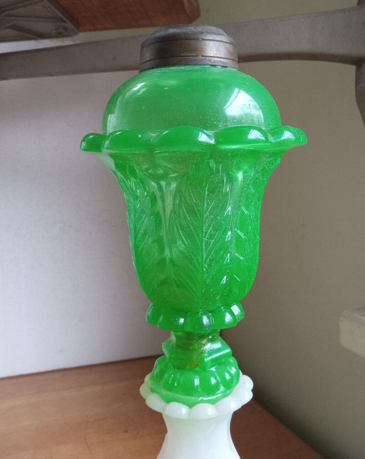 RARE 1850 GREEN BOSTON & SANDWICH GLASS ACANTHUS LEAF WHALE OIL STAND LAMP AS IS