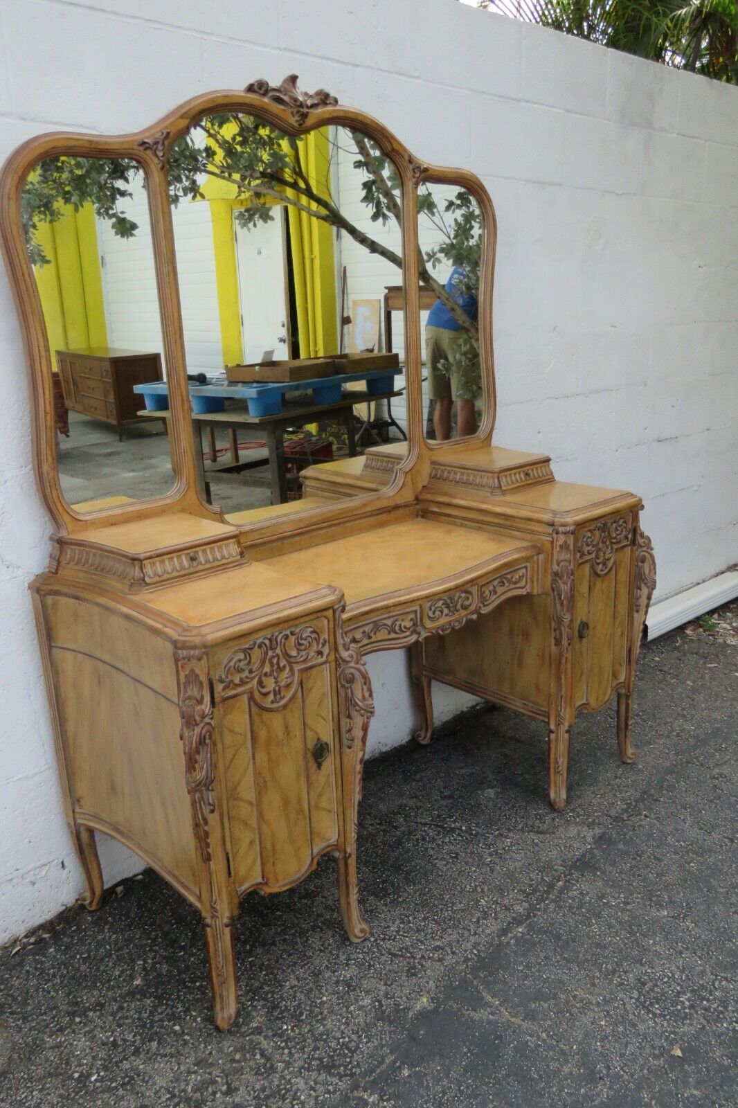 Chesterfield French Early 1900s Carved Vanity Makeup Table and Mirror 5413