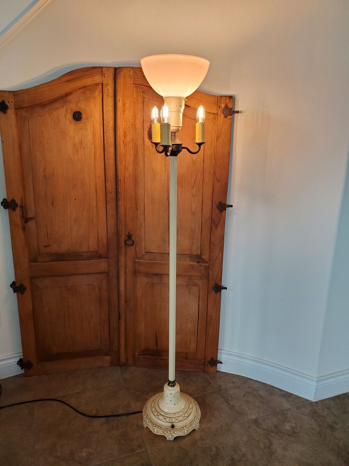 Vintage 5-Light Floor Lamp With Night Light Base