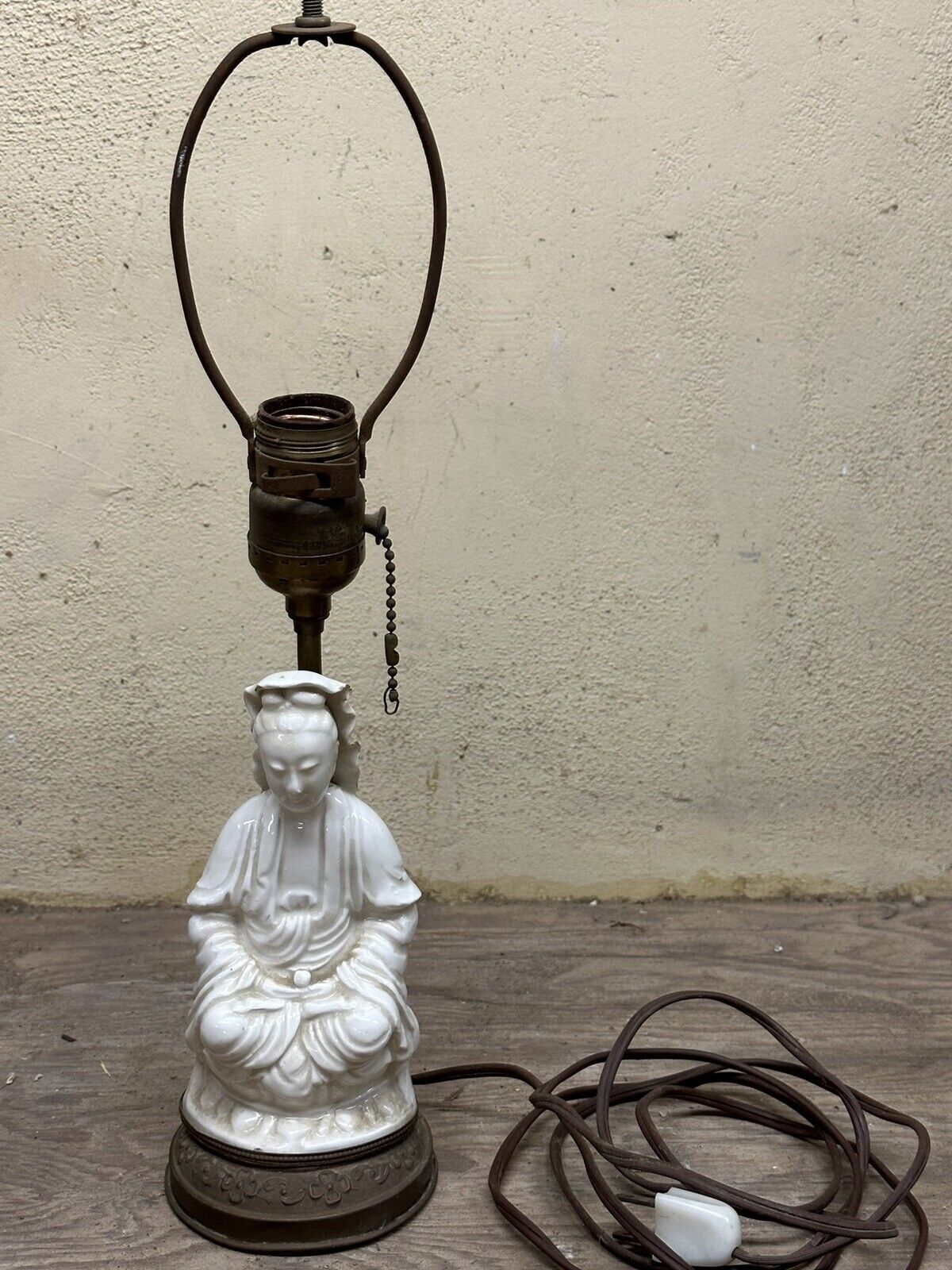 Beautiful Vintage Chinese Lamps. Late 1800s - Early 1900s