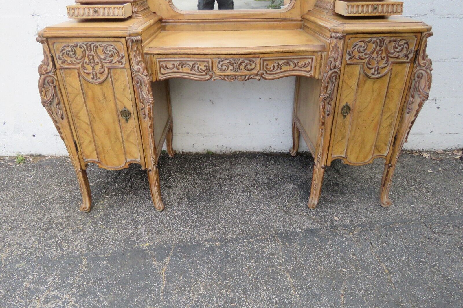 Chesterfield French Early 1900s Carved Vanity Makeup Table and Mirror 5413