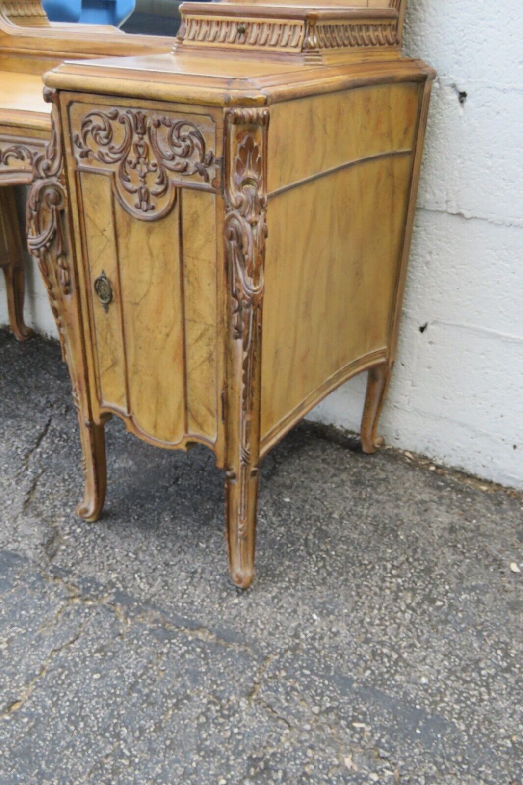 Chesterfield French Early 1900s Carved Vanity Makeup Table and Mirror 5413