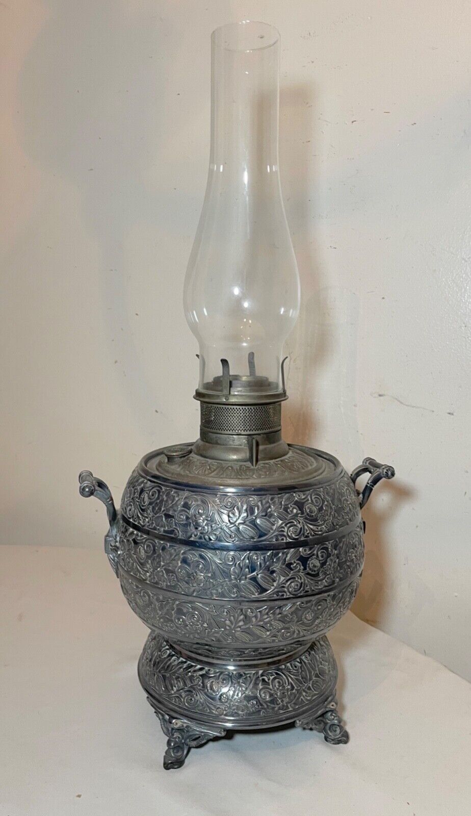 antique R&H ornate 1800's silverplate Victorian glass oil table parlor lamp