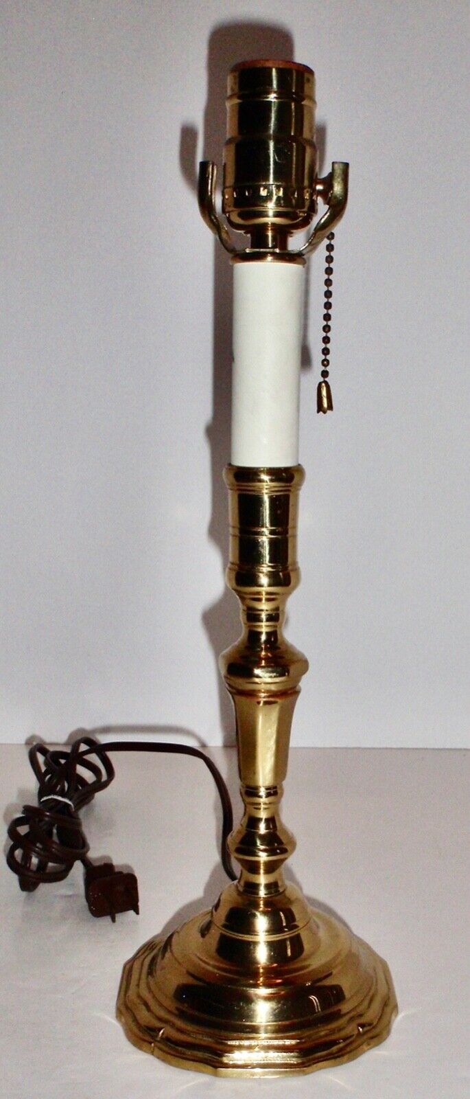 Virginia Metalcrafters Williamsburg French Origion Brass Candlestick Lamp 22683