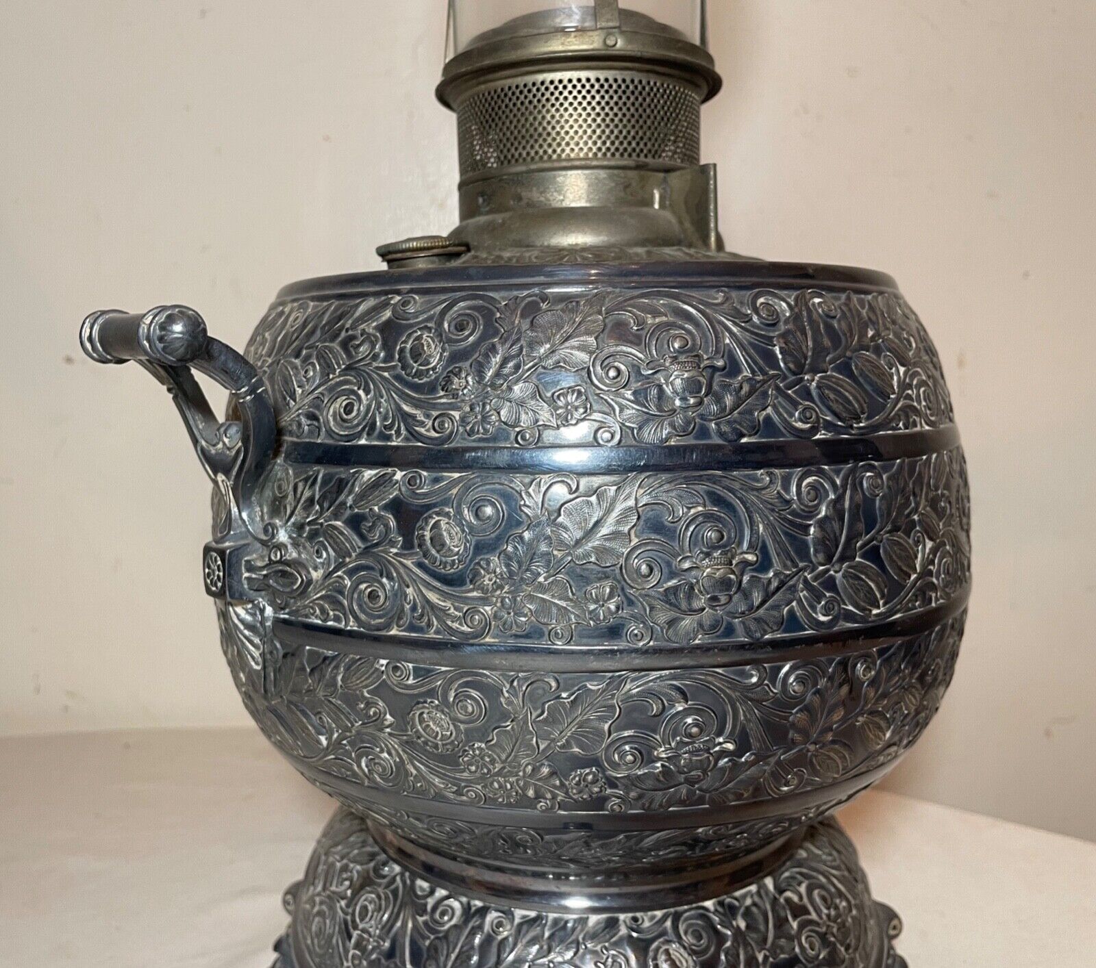 antique R&H ornate 1800's silverplate Victorian glass oil table parlor lamp