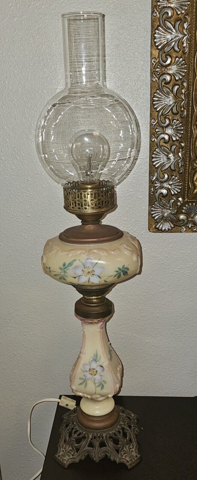 Beautiful LARGE 27.5" Antique Ornate 1800s brass glass Table Parlor Banquet Lamp