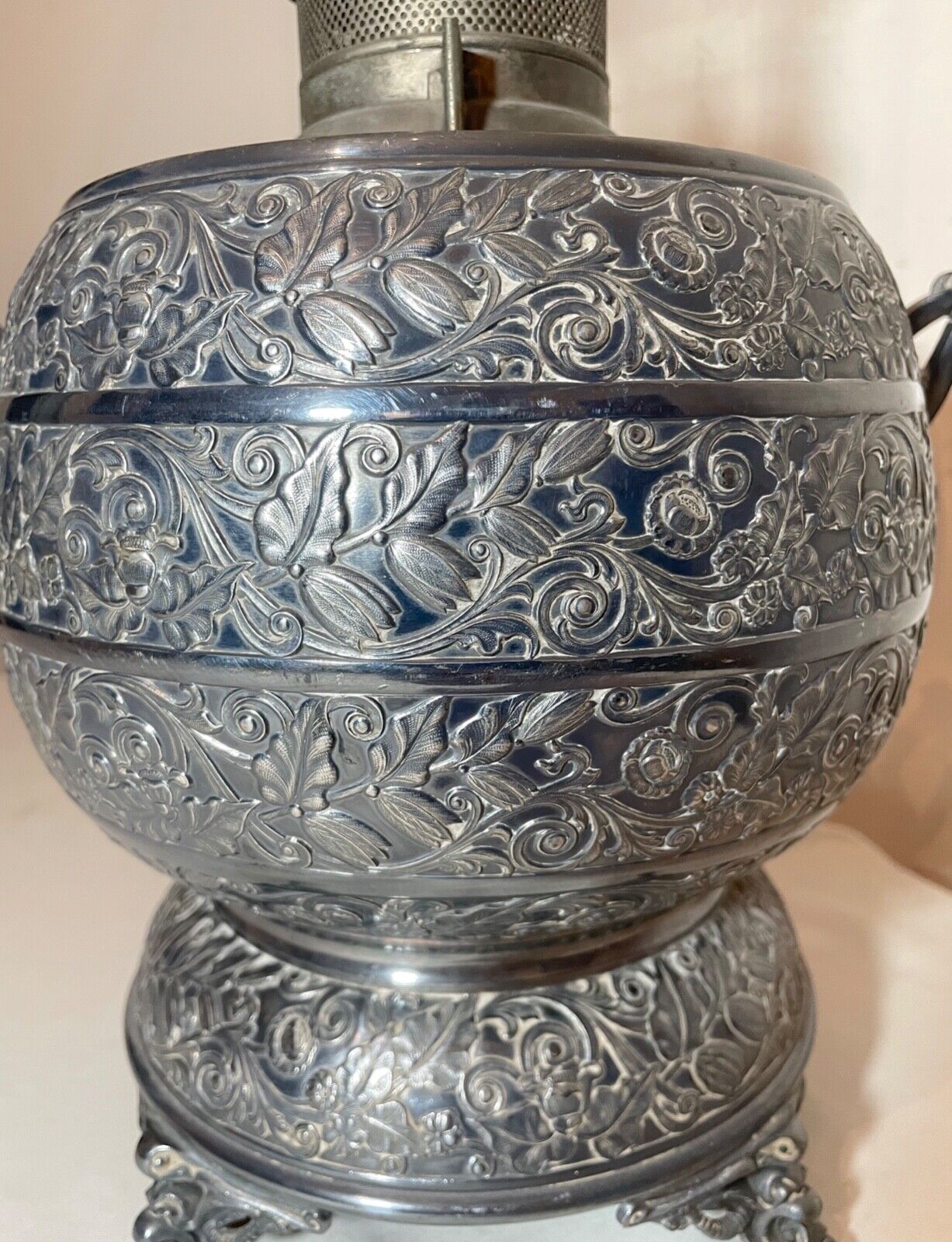 antique R&H ornate 1800's silverplate Victorian glass oil table parlor lamp