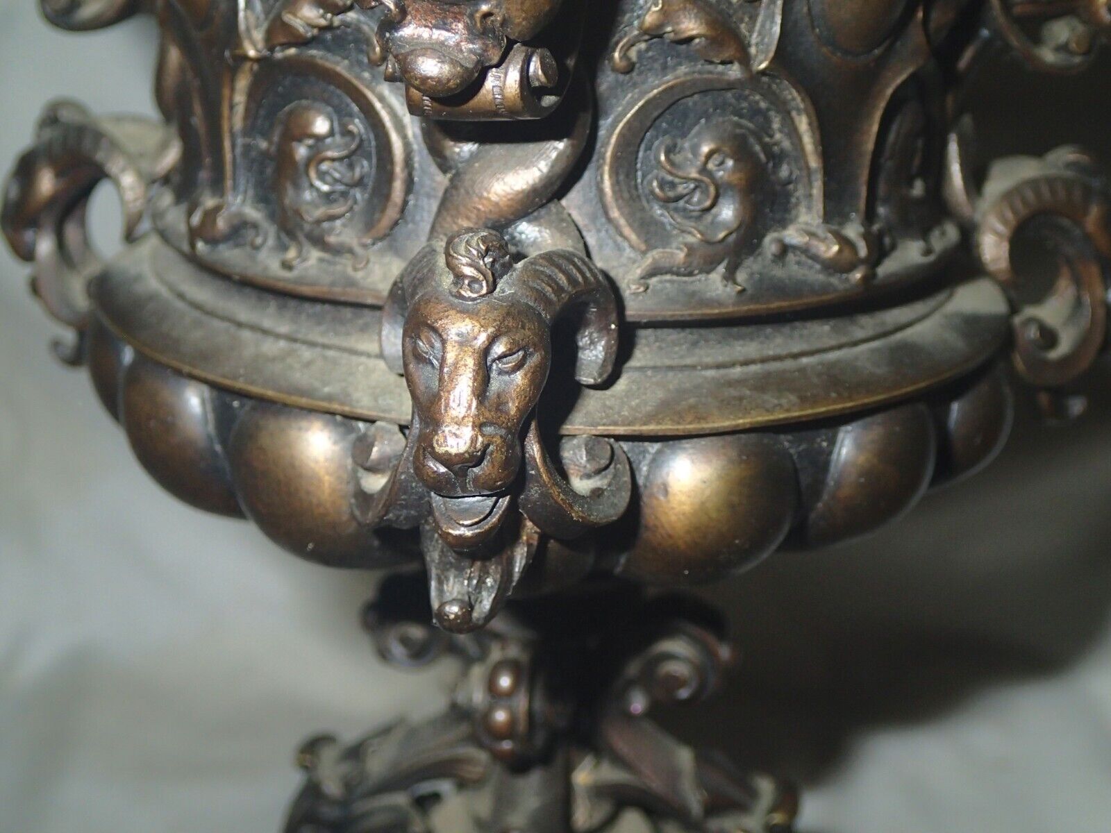 ANTIQUE VICTORIAN HINKS & SON BRONZE BAT GOTHIC NORTH WIND RAM ELECTRIC OIL LAMP