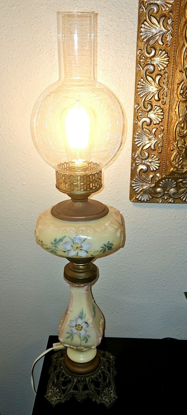 Beautiful LARGE 27.5" Antique Ornate 1800s brass glass Table Parlor Banquet Lamp