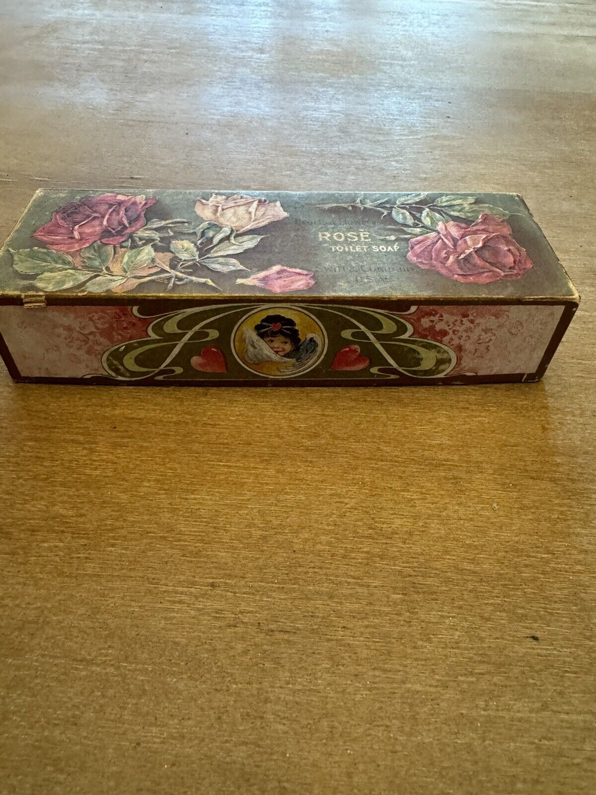 Beautiful Hearts & Flowers Rose Toilet Soap With Box Box Swift & Co Early 1900's