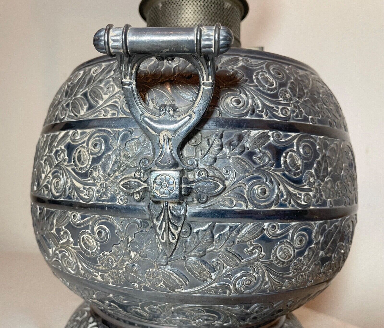 antique R&H ornate 1800's silverplate Victorian glass oil table parlor lamp