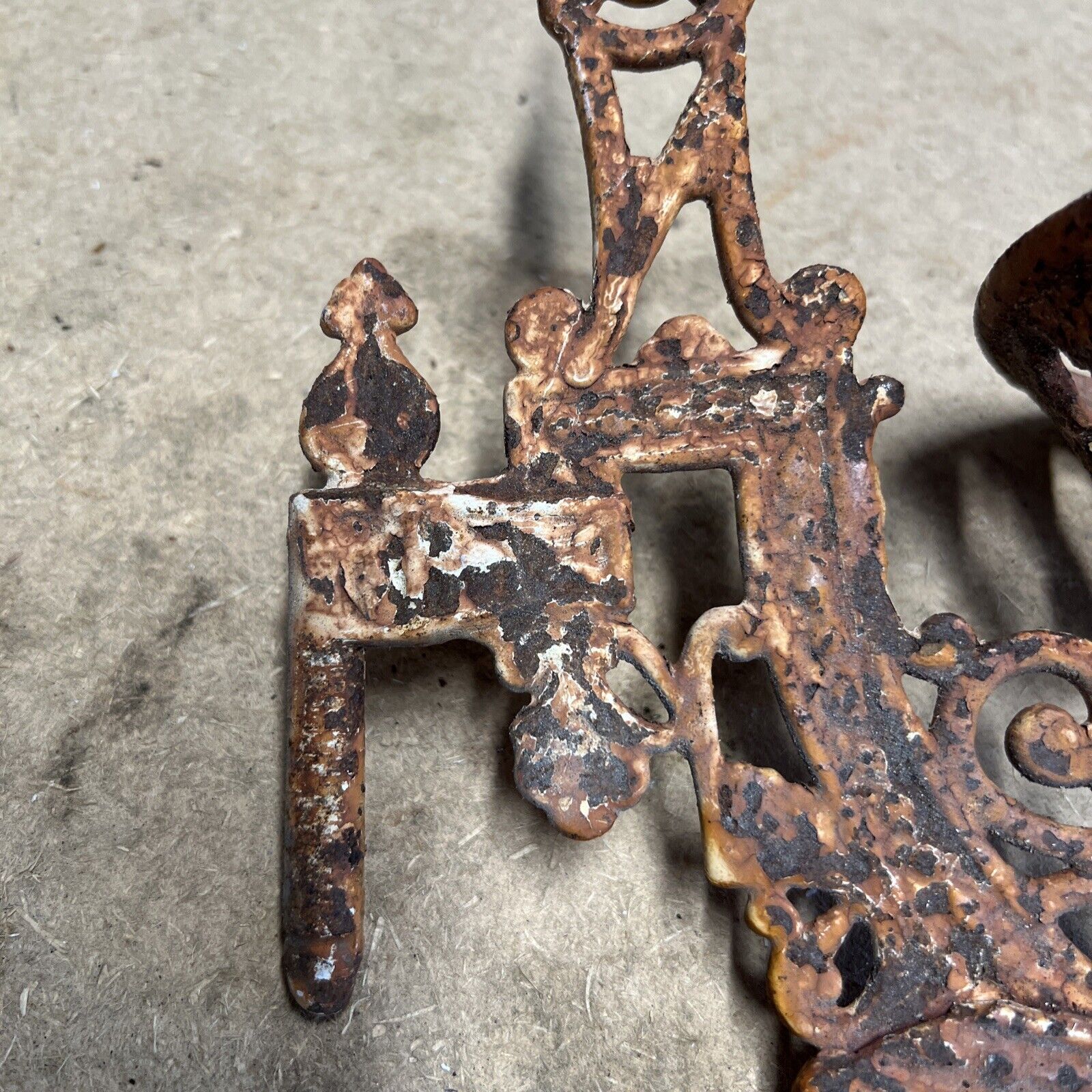 Vintage Antique Metal Iron Oil Lamp Wall Mount Sconce Candle Bin15