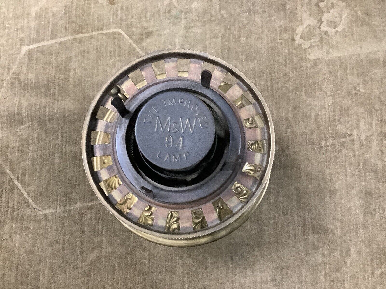 ANTIQUE M&W IRON & BRASS TALL BANQUET OIL LAMP BASE  w LIONS FACES FONT & BURNER