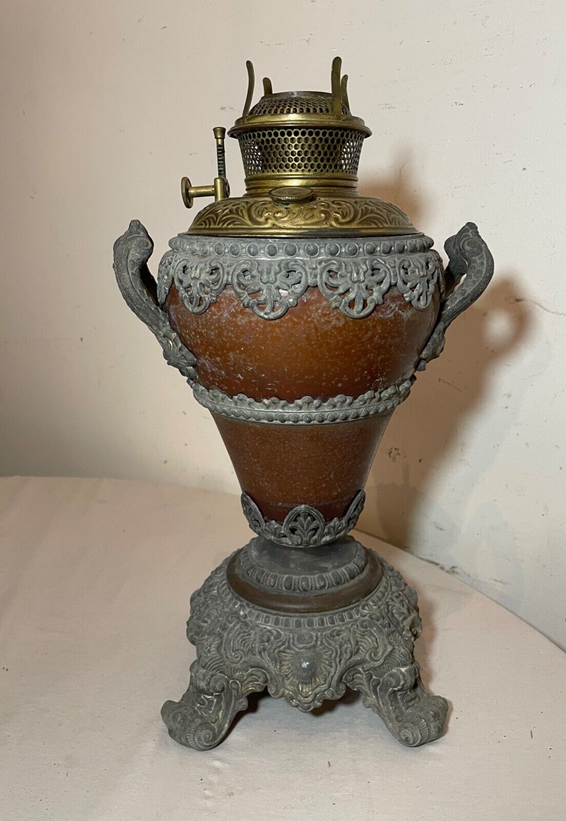 antique ornate 1800's Bradley Hubbard brass white metal oil table parlor lamp