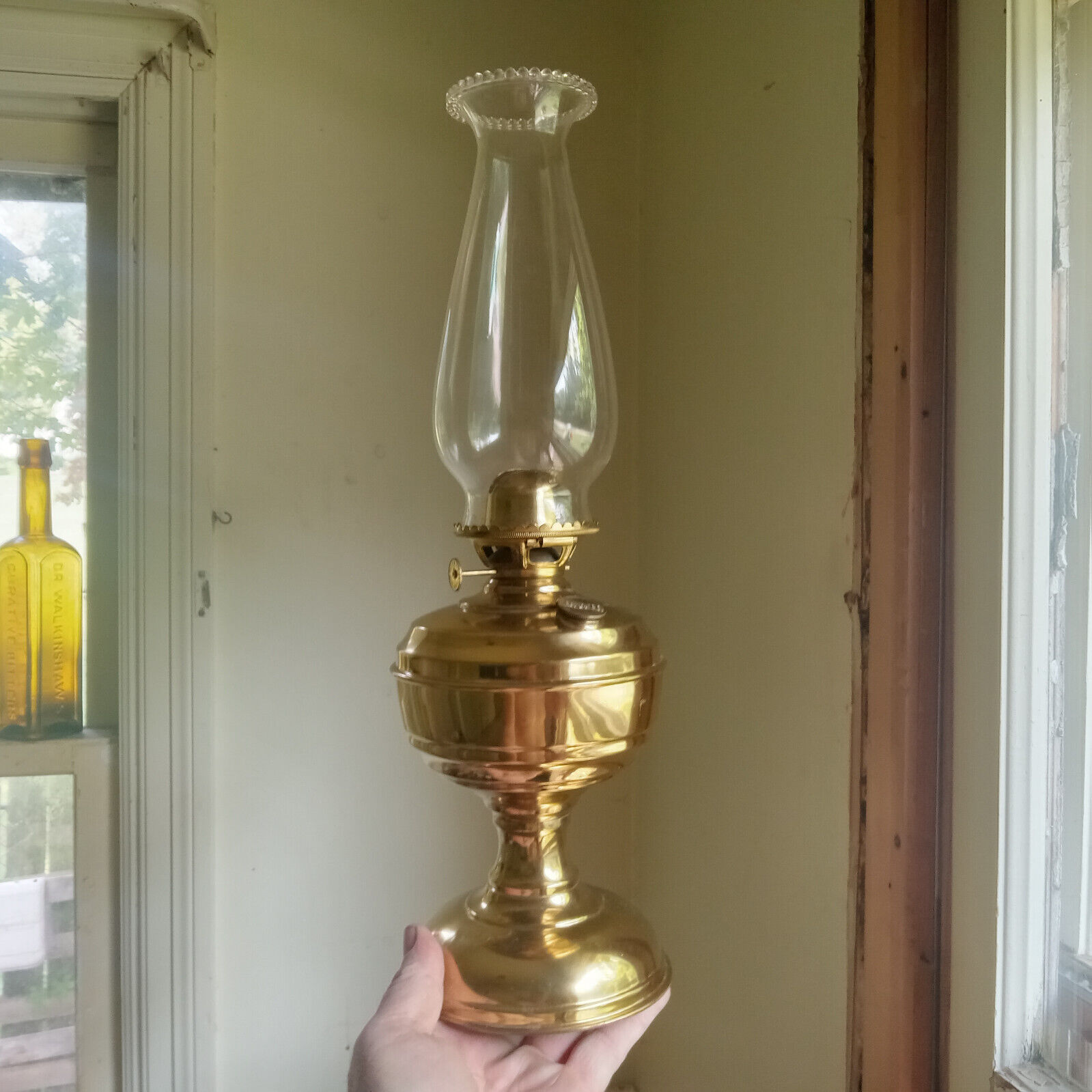 1880s BRASS BRADLEY & HUBBARD OIL LAMP WITH LIP BURNER & MACBETH GLASS CHIMNEY