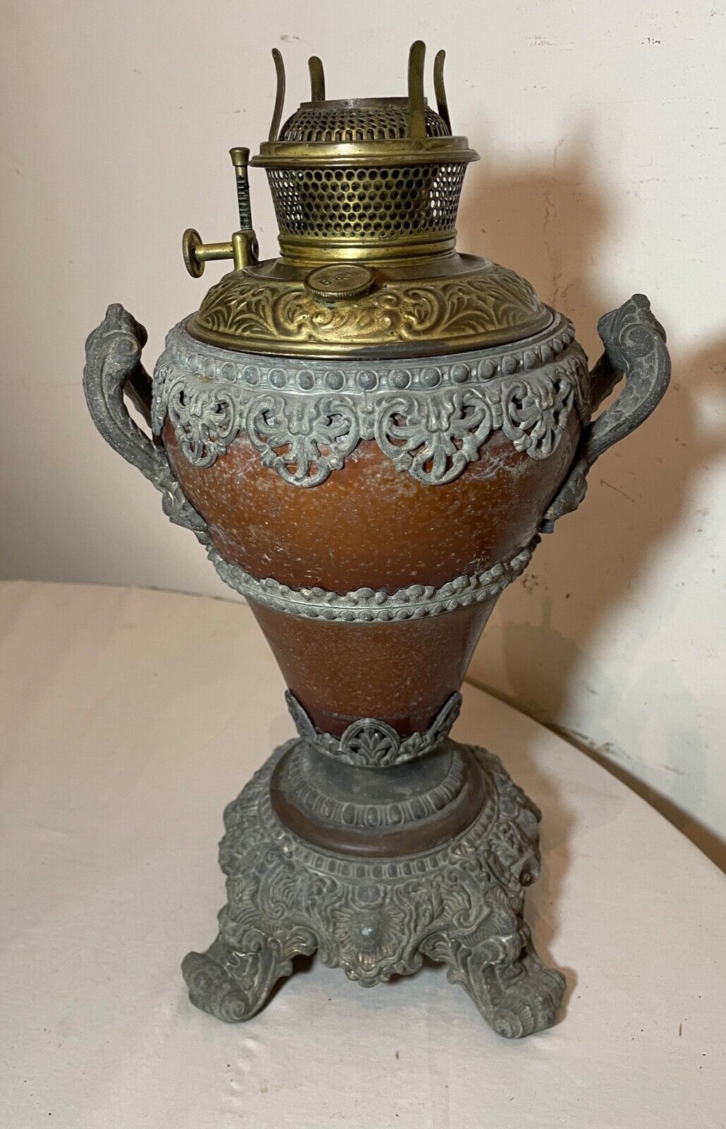 antique ornate 1800's Bradley Hubbard brass white metal oil table parlor lamp