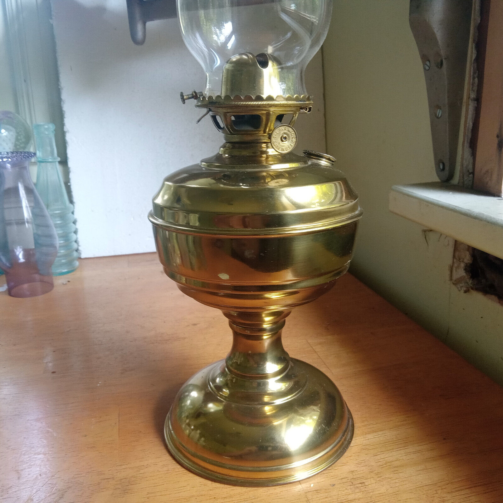 1880s BRASS BRADLEY & HUBBARD OIL LAMP WITH LIP BURNER & MACBETH GLASS CHIMNEY
