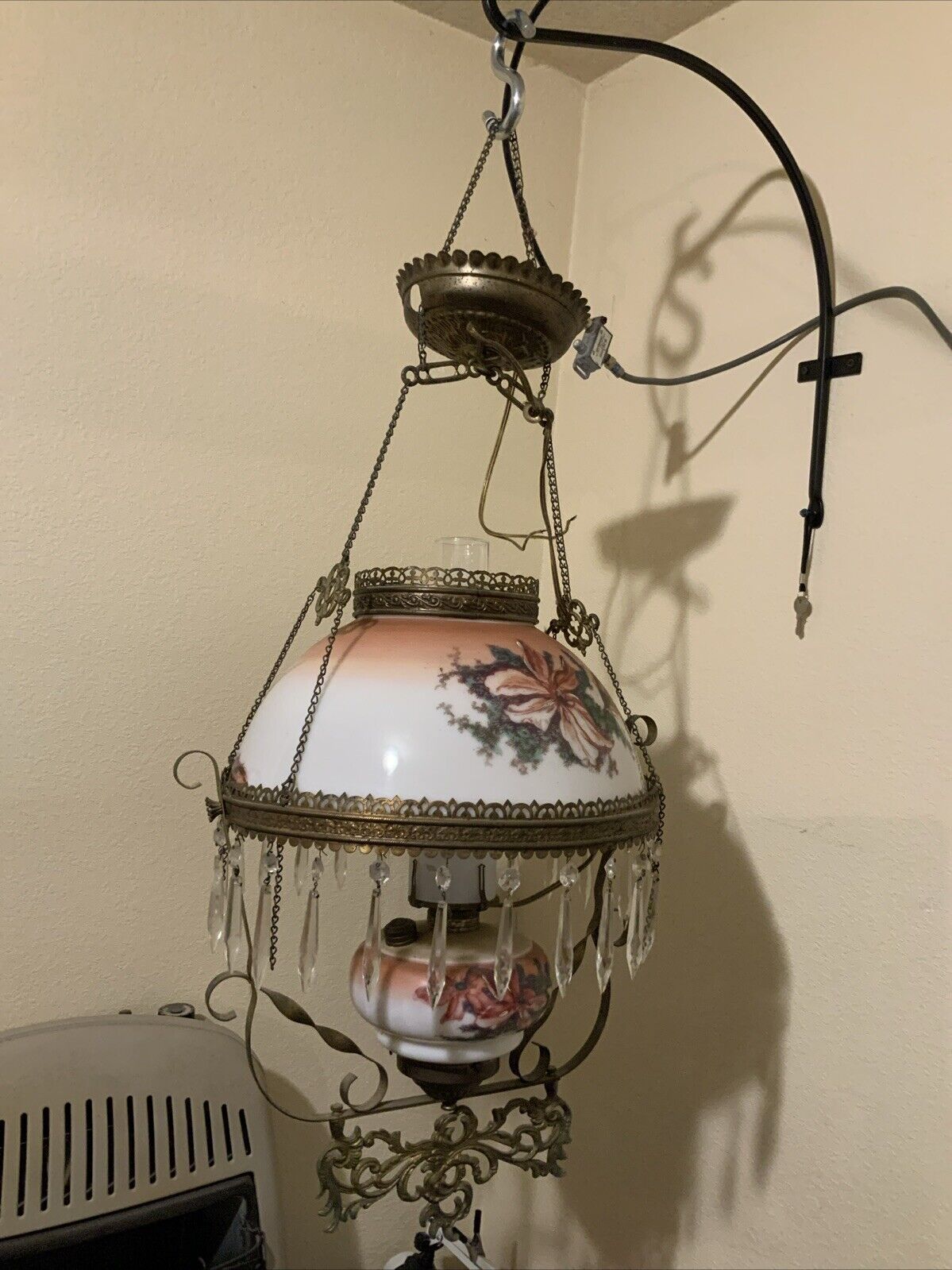Vintage Antique Victorian Hanging Oil Parlor Library Lamp W/ Matching Font Shade