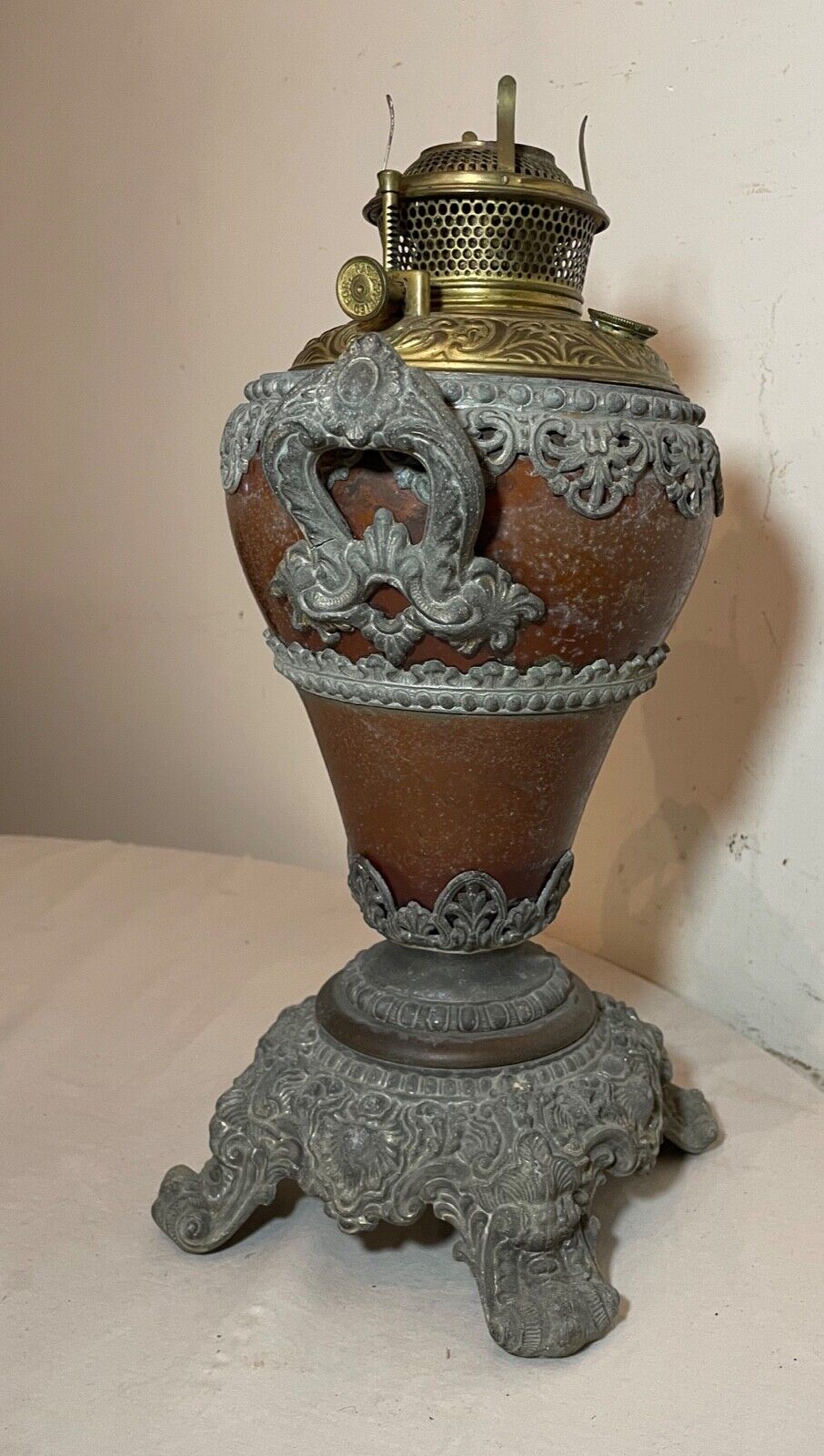 antique ornate 1800's Bradley Hubbard brass white metal oil table parlor lamp
