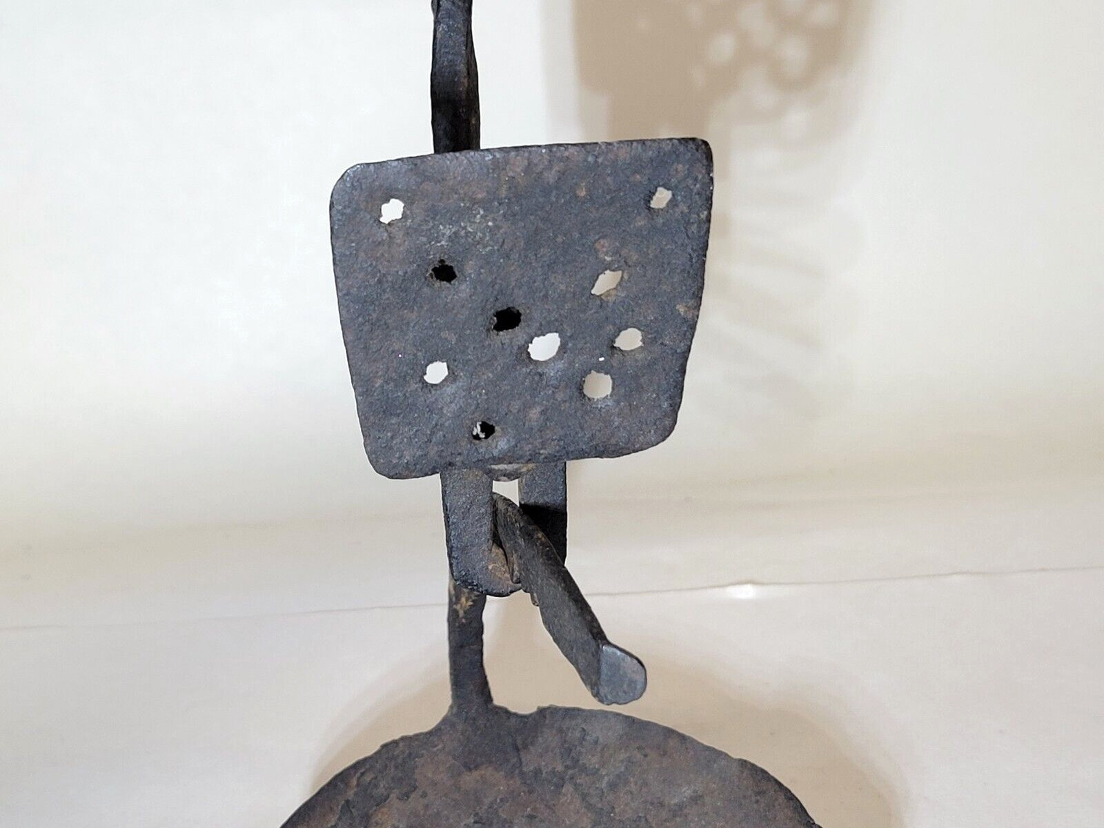 18th Cen. Antique Iron Sawtooth Trammel Top BETTY LAMP Hook Whale Oil Lard, Fat