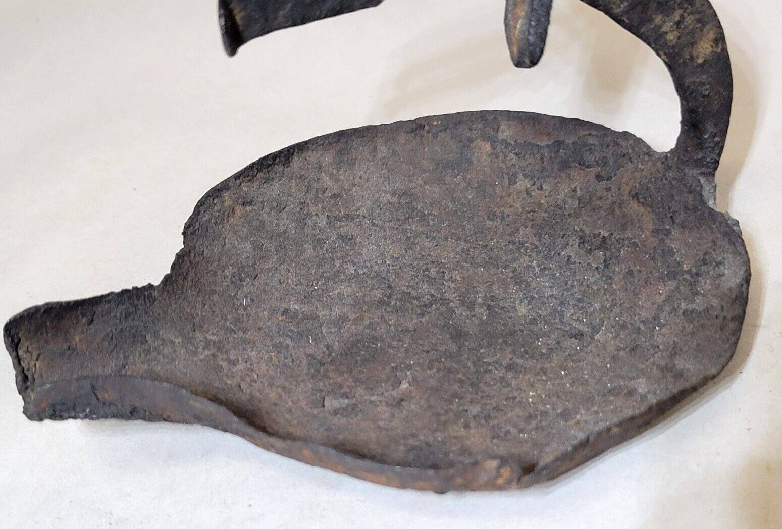 18th Cen. Antique Iron Sawtooth Trammel Top BETTY LAMP Hook Whale Oil Lard, Fat