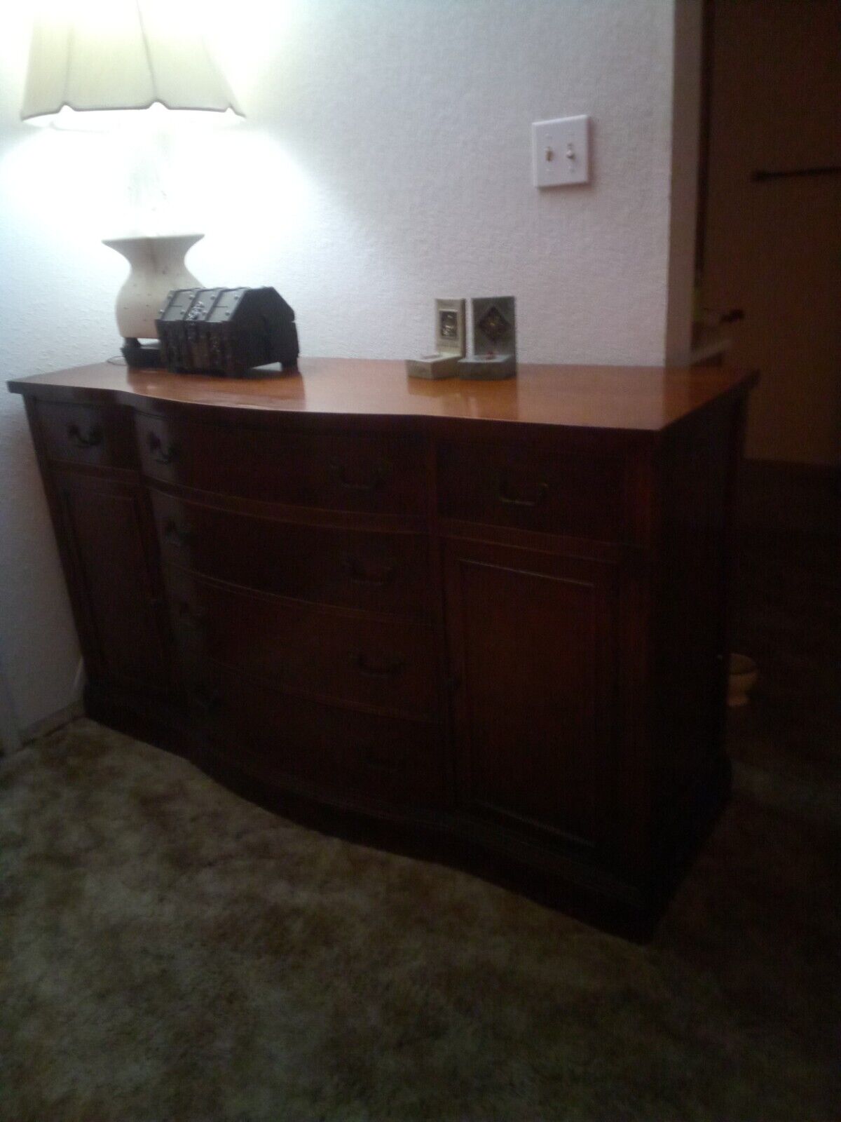 Mahogany Antique Bedroom      Set.