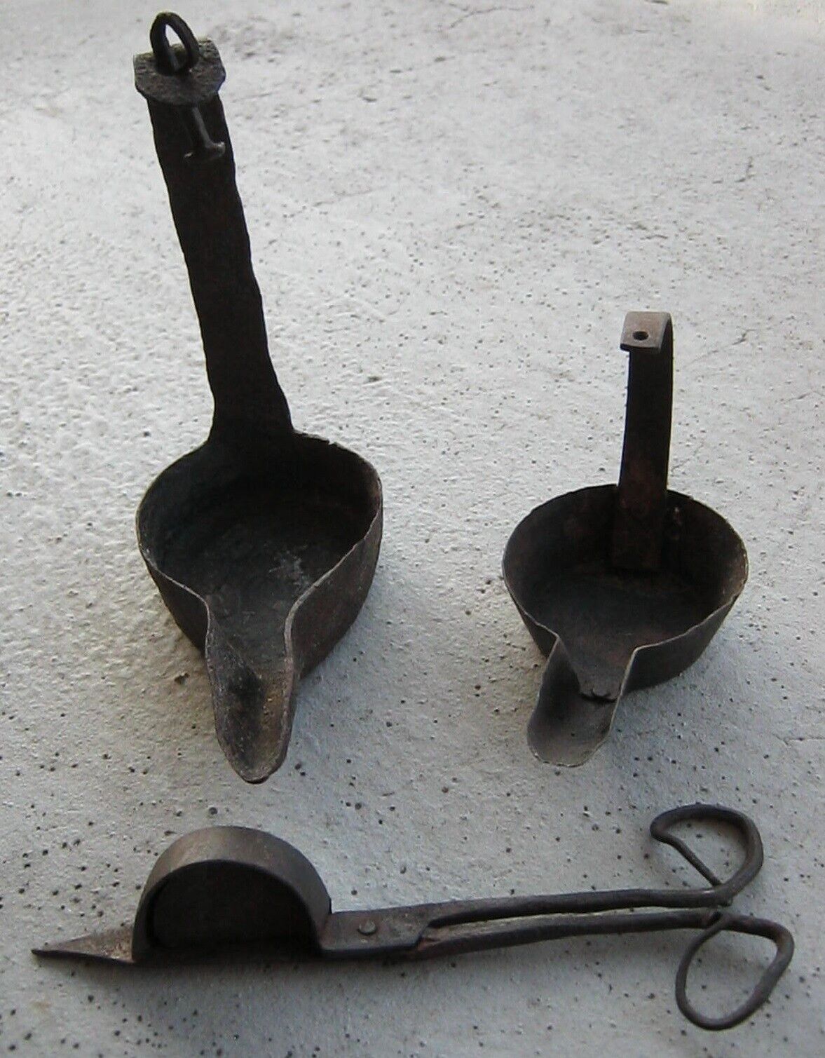 18th C HAND WROUGHT IRON DOUBLE CRUISE BETTY OIL BURNING LAMP/WICK TRIMMER SNUFF