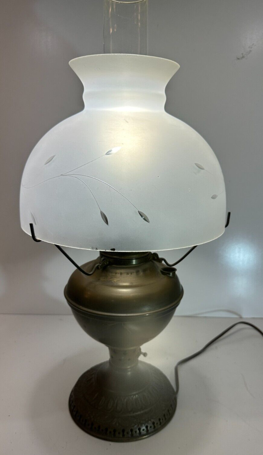 Antique The Juno Lamp No. 30 J. Juno Parlor 21" Lamp Shade Chimney Electrified