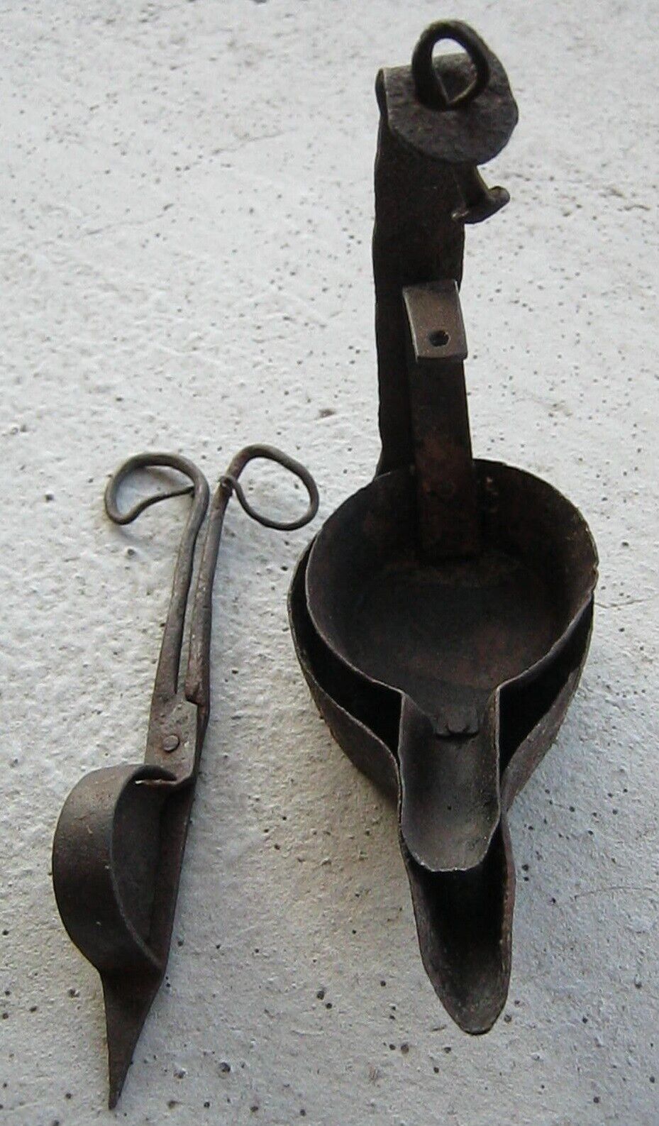 18th C HAND WROUGHT IRON DOUBLE CRUISE BETTY OIL BURNING LAMP/WICK TRIMMER SNUFF