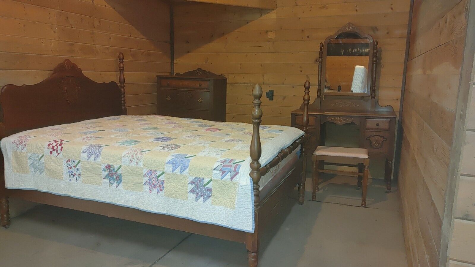 Antique 4 pc Bedroom Set Poster Bed, Dresser, Dressing Table Mirror Bench, c1910