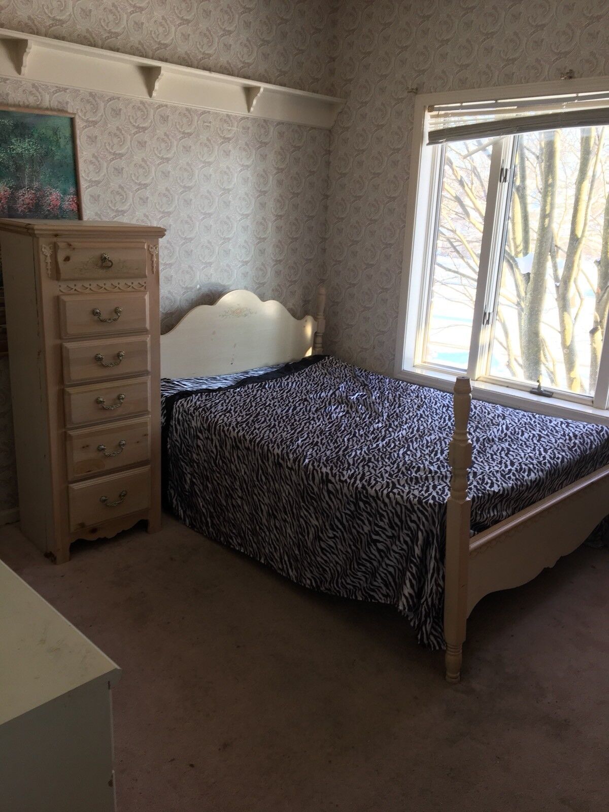 Antique Bedroom Set High Quality Vanity Dresser And Bed With Matress