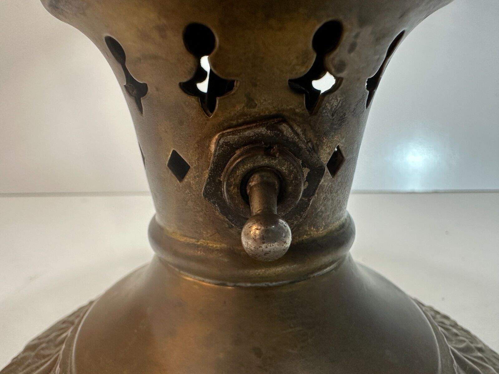 Antique The Juno Lamp No. 30 J. Juno Parlor 21" Lamp Shade Chimney Electrified